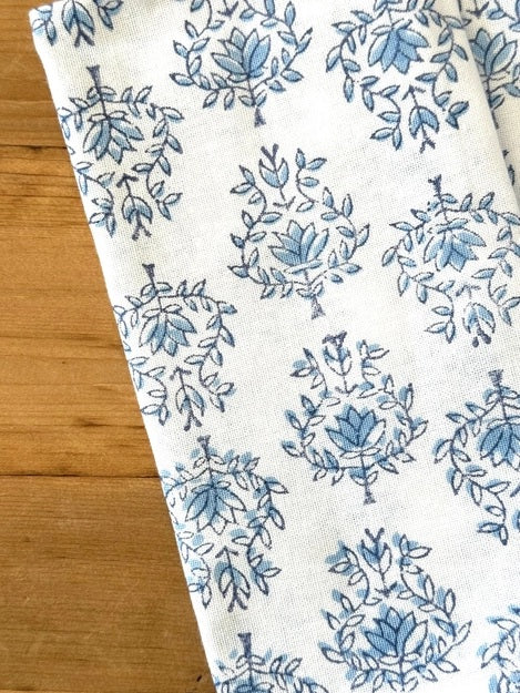 Uniform Blue Lotus Dinner Napkins Set