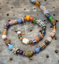 Lawot Glass Bead Necklace