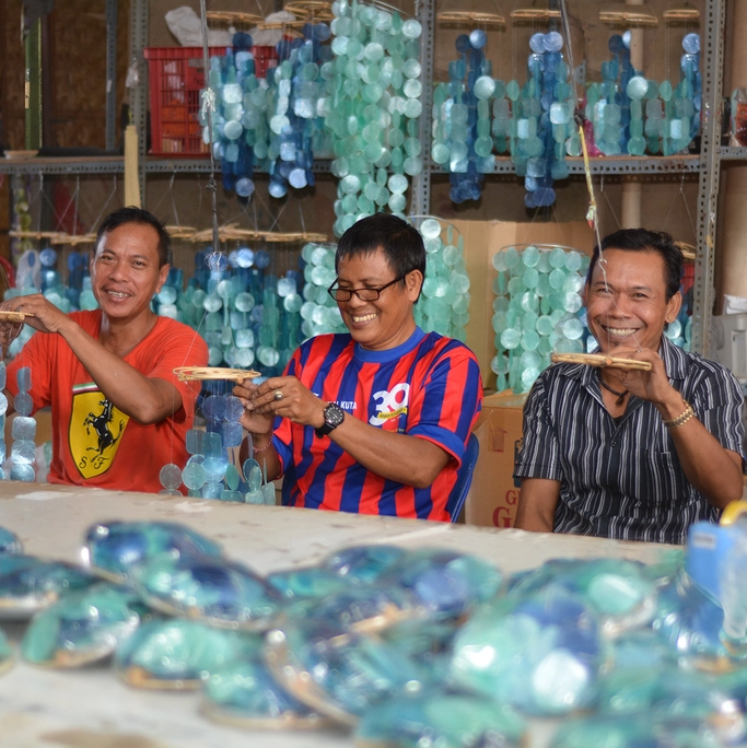 Green & Blue Medium Round Capiz Chimes