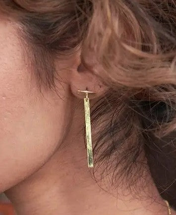 Dangling Bar Post Earrings in Gold