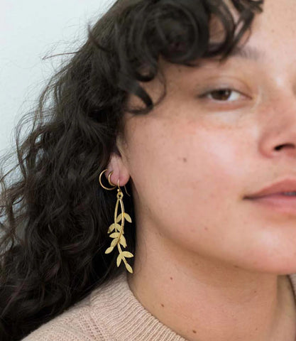Aamani Linear Vine Dangle Earrings - Gold